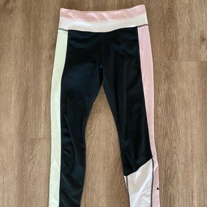Nike dryfit women’s workout black and pink leggings size medium